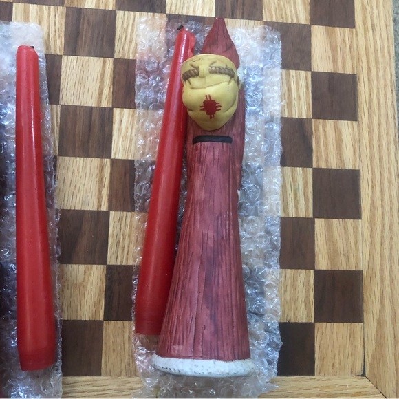 Hand Painted set of 2qty -8” Ceramic Santa Candle holders - lovely little detail - Picture 7 of 16